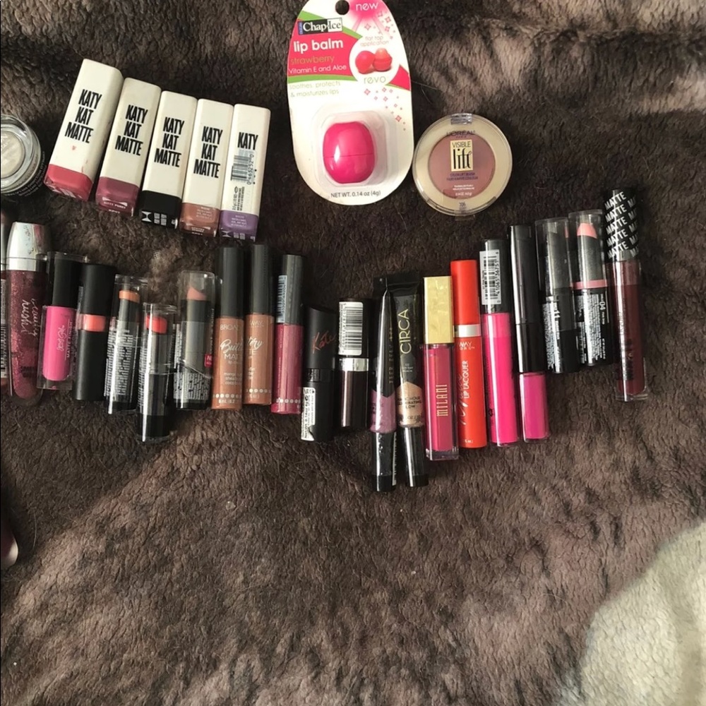 Big makeup Bundle - Picture 3 of 4